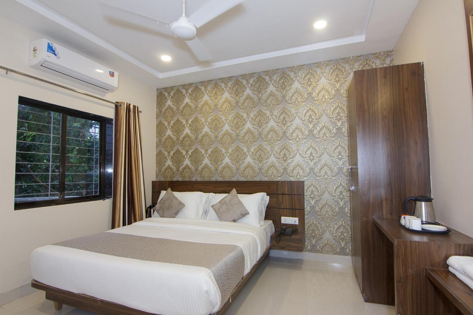 Strand Resort Lonavala Exterior photo