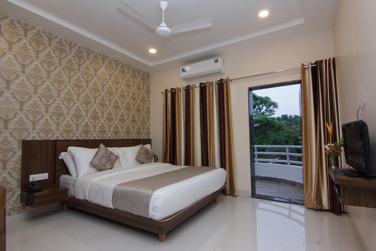 Strand Resort Lonavala Exterior photo