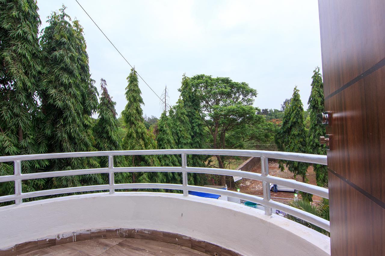 Strand Resort Lonavala Exterior photo