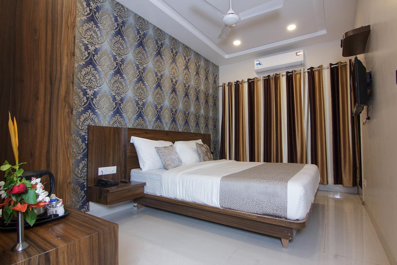 Strand Resort Lonavala Exterior photo