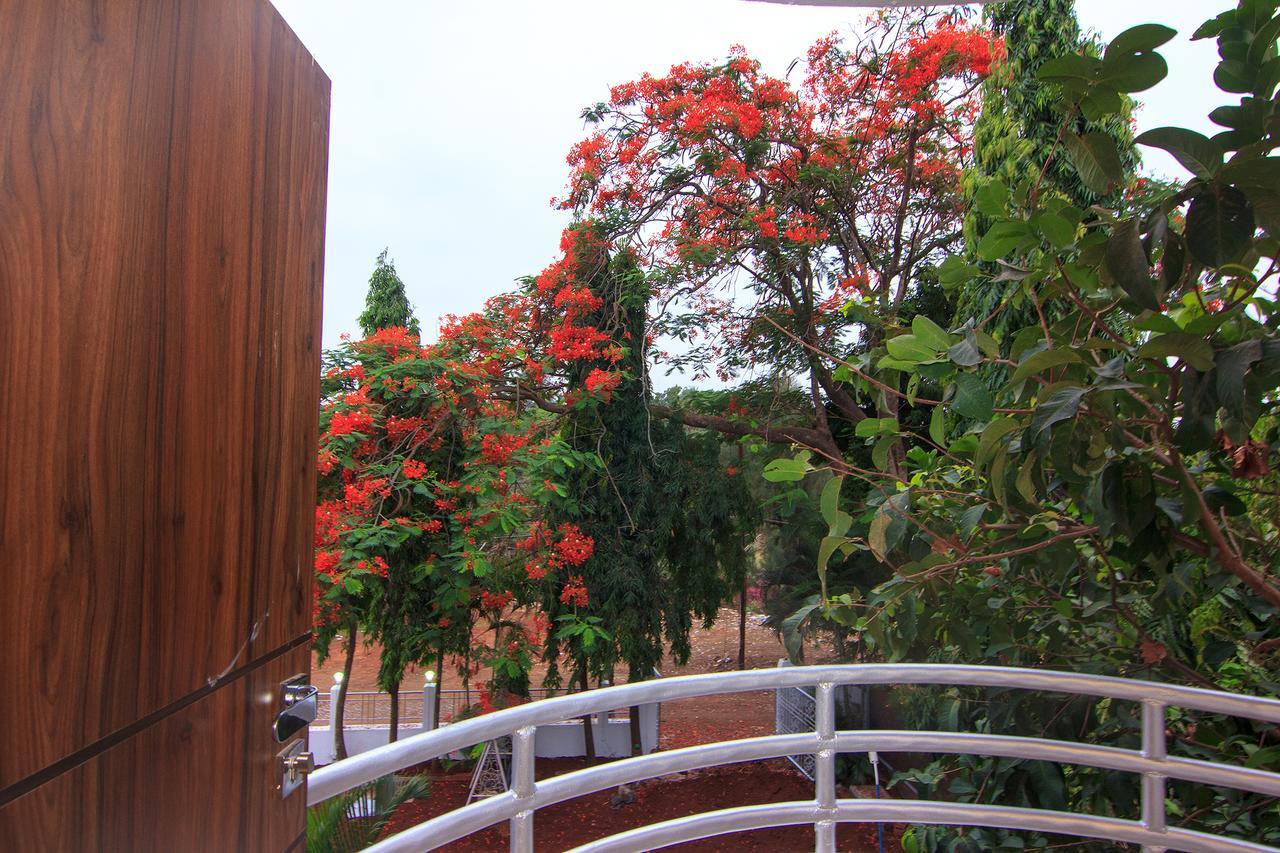 Strand Resort Lonavala Exterior photo