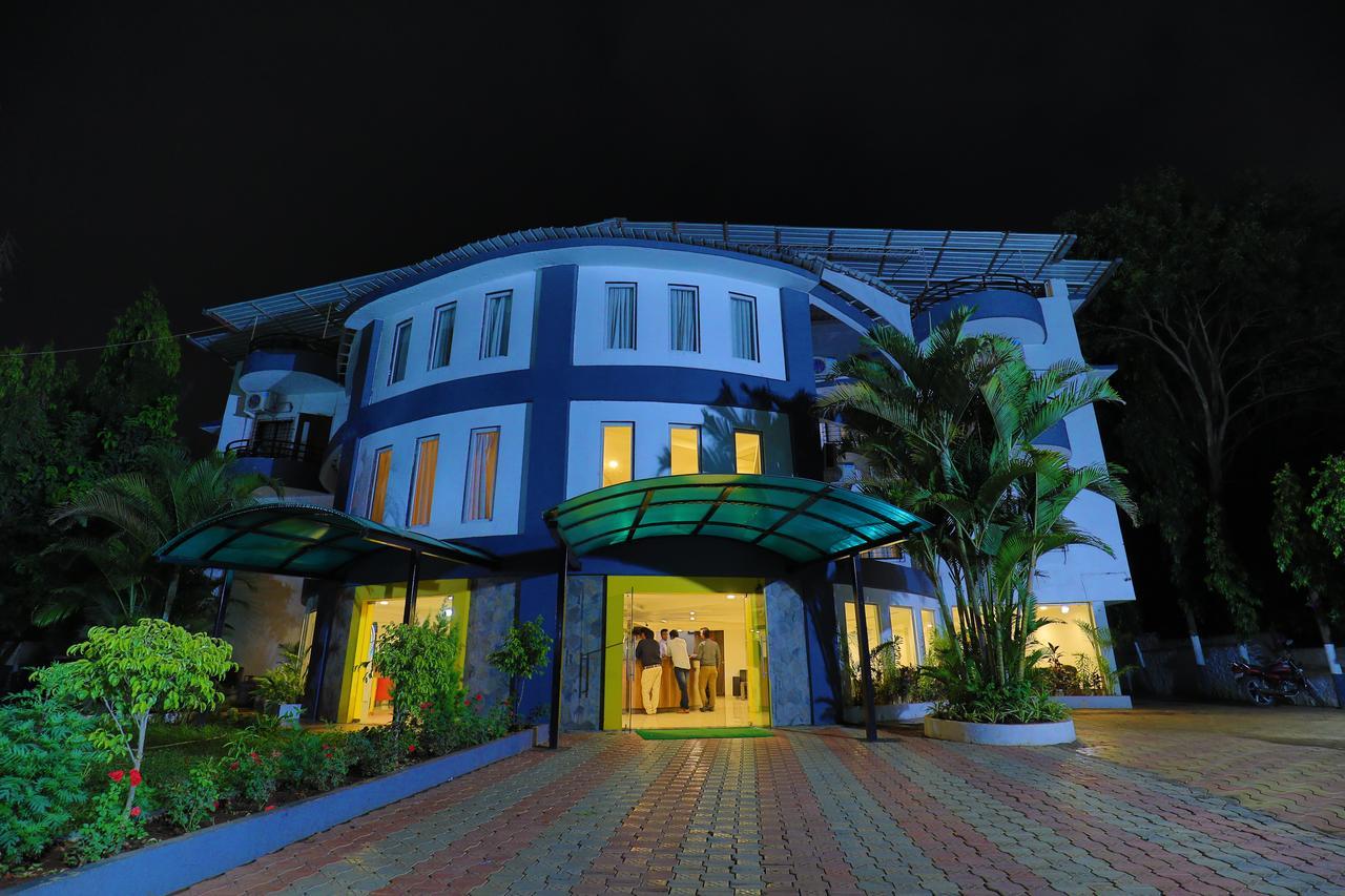 Strand Resort Lonavala Exterior photo