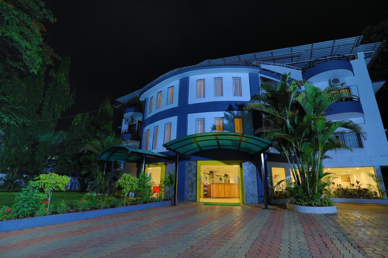 Strand Resort Lonavala Exterior photo