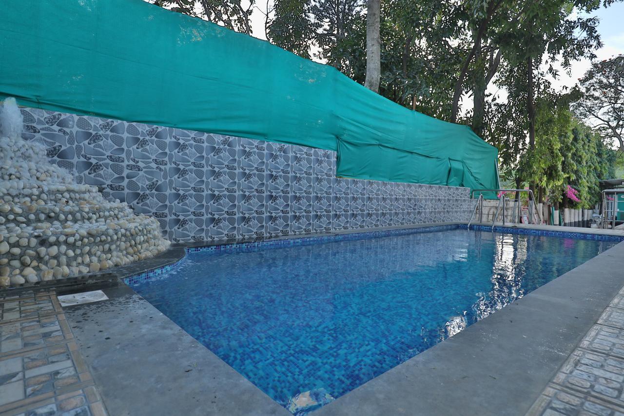 Strand Resort Lonavala Exterior photo